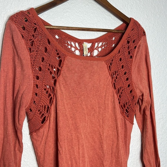 FREE PEOPLE orange crochet knit linen blend top size large boho festival comfy - Picture 3 of 7